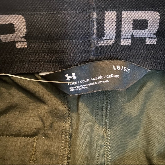 UNDER ARMOUR army green fitted joggers - Picture 3 of 3